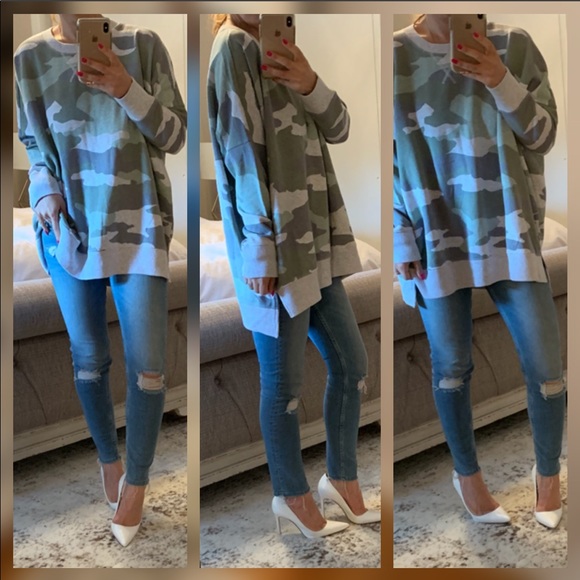 Tops - Last one💖Light-wash soft cozy camo sweater
